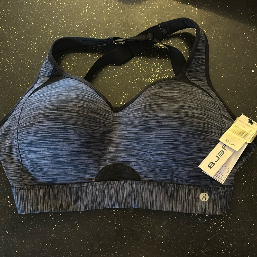 Adjustable strap sports bra